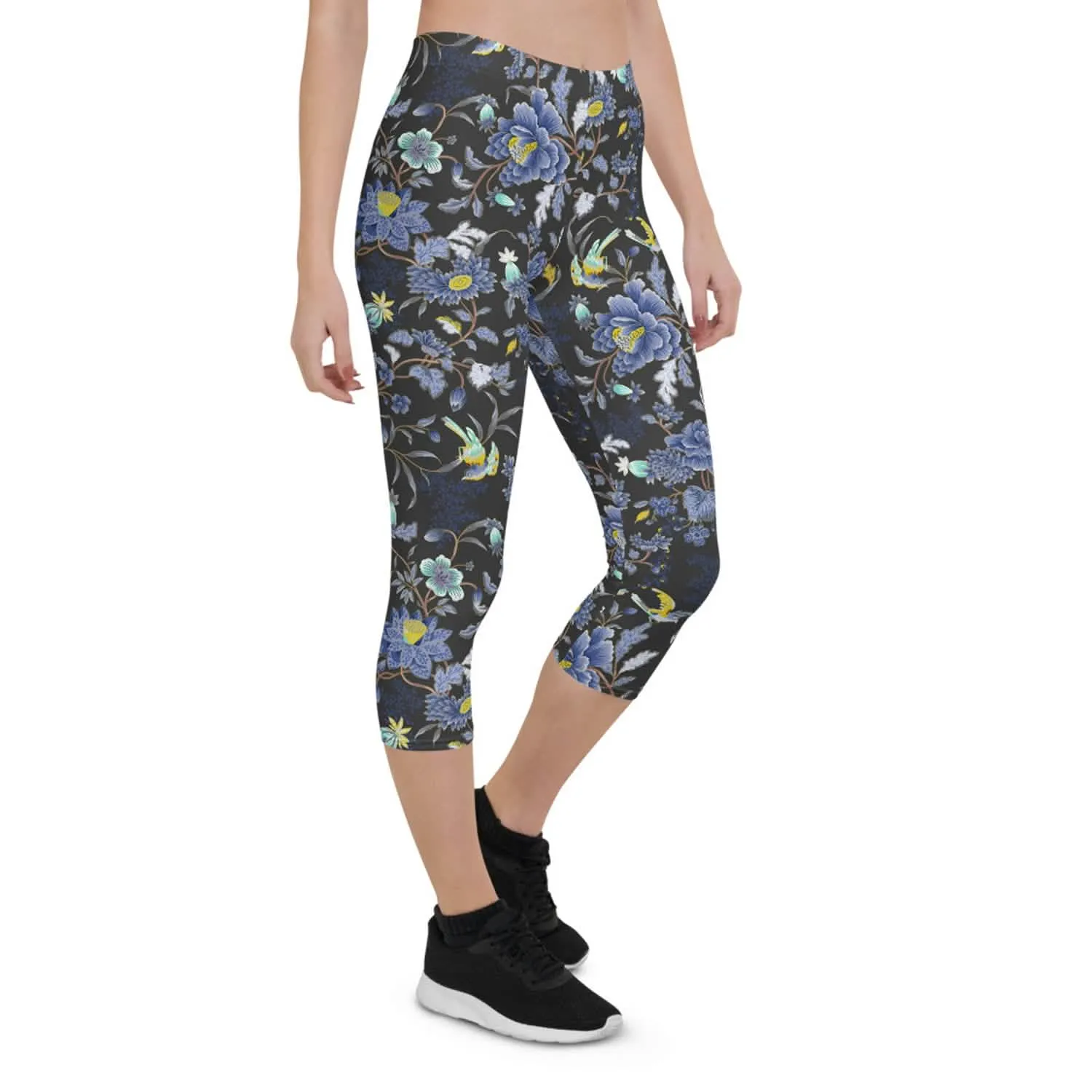 Charcoal Gray Floral Print Capri Leggings for Fashionable Comfort