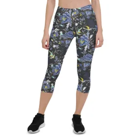 Charcoal Gray Floral Print Capri Leggings for Fashionable Comfort