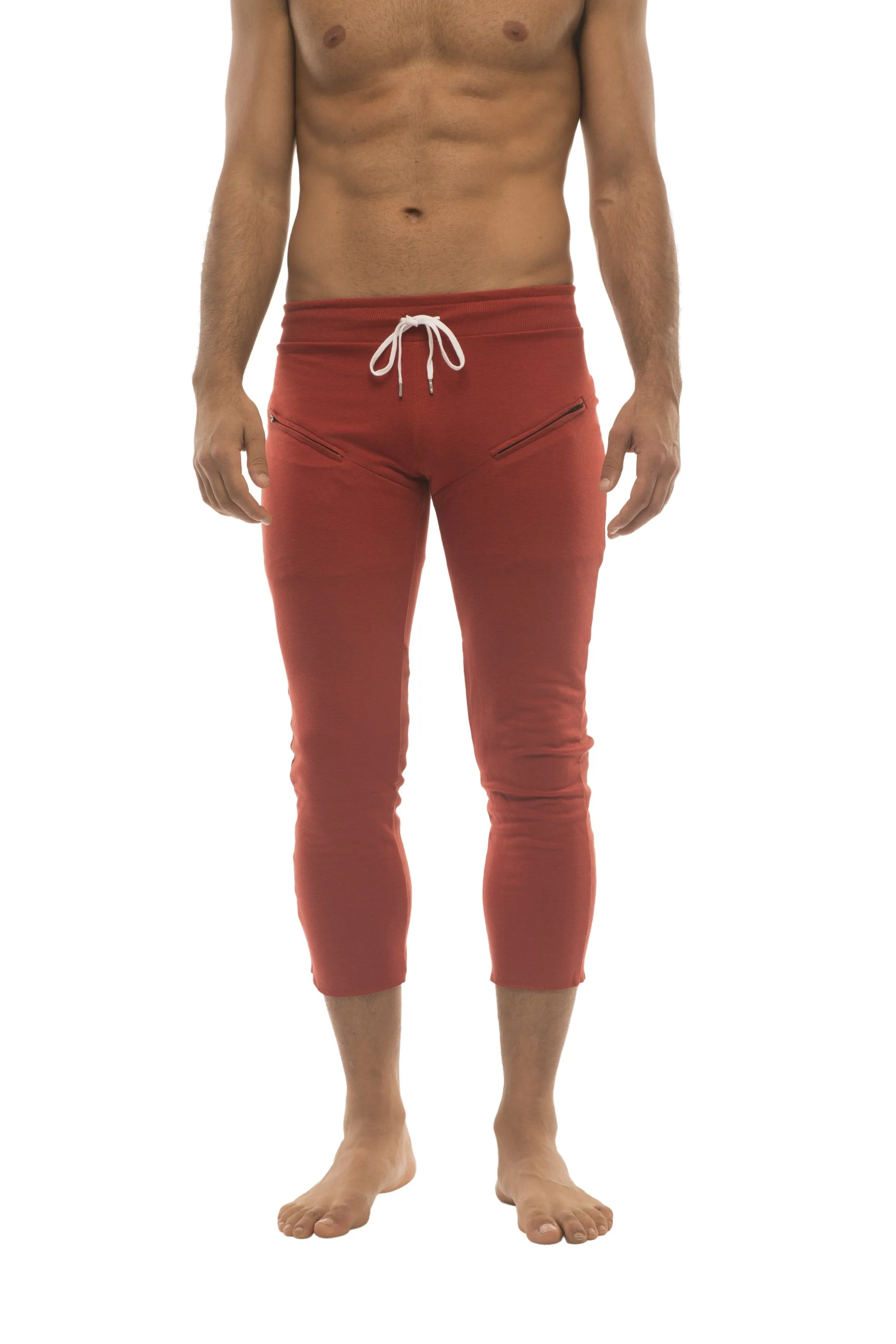 Mens 4/5 Zipper Pocket Capri Yoga Pants (Solid Cinnabar Red)