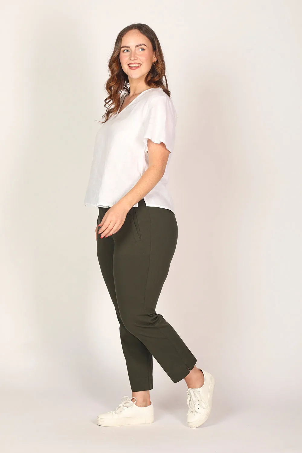 Regular Length Stretch Capri Pant in Bottle Green