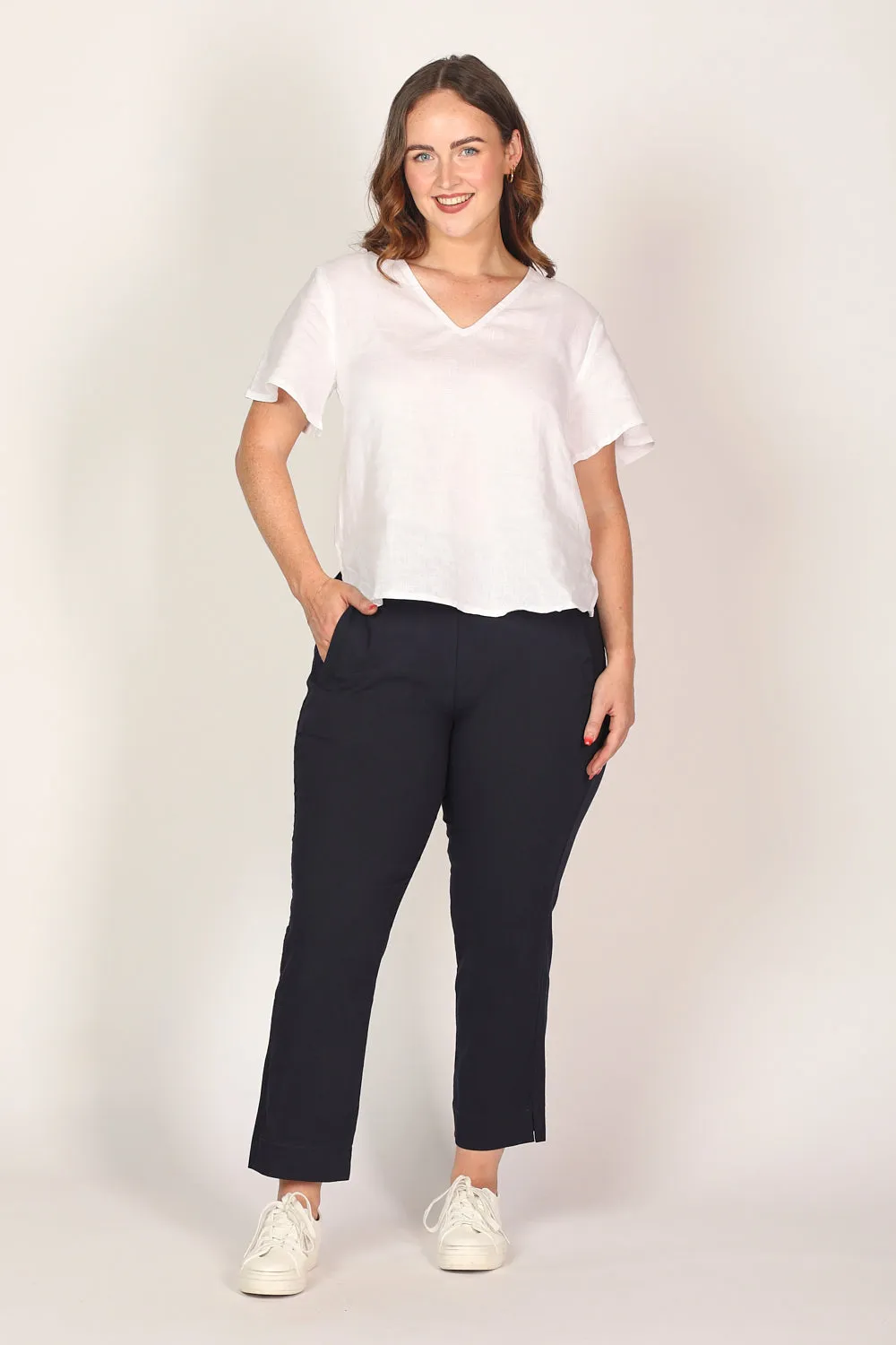 Regular Length Stretch Capri Pant in Navy